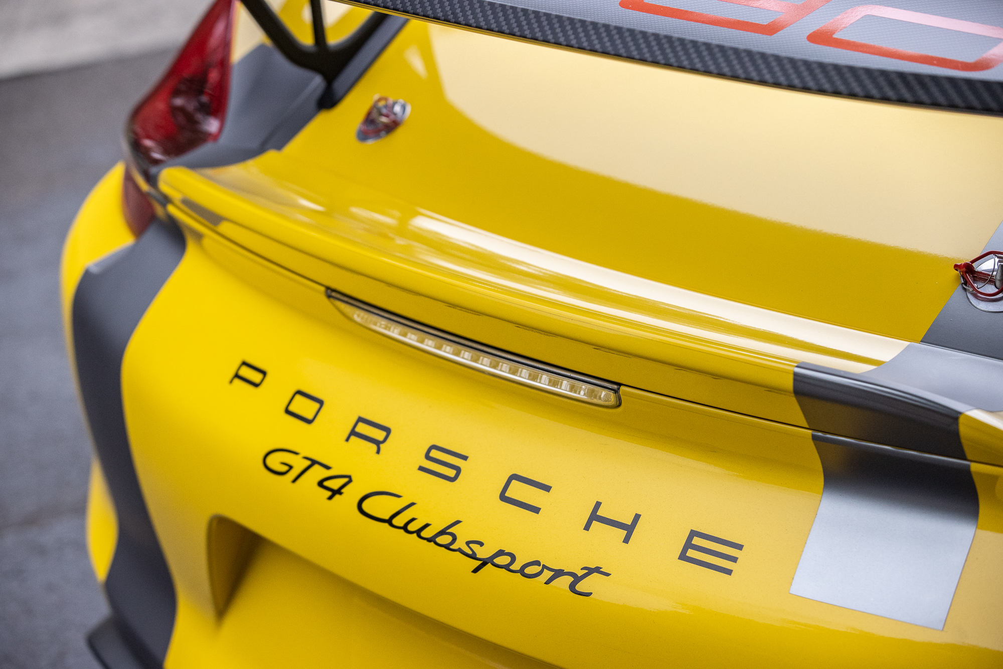 2016 Porsche GT4 Clubsport WP0ZZZ98ZGK199564 (watermarked)-17